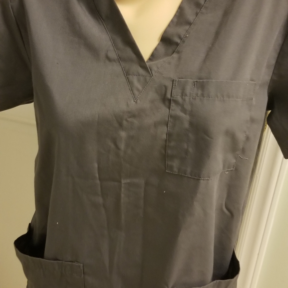 Scrub top